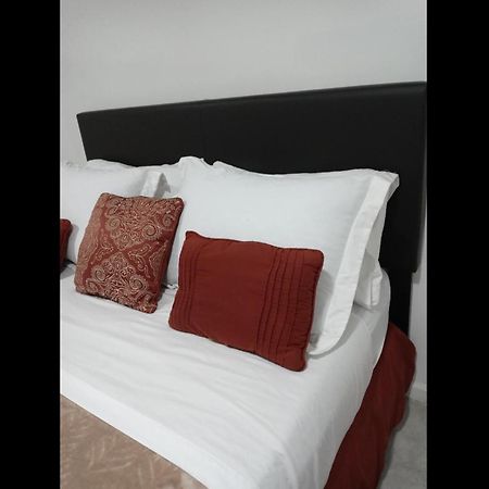 Апартаменти "Cozy Basement Retreat Just 40 Minutes To Nyc!" Ірвінґтон Екстер'єр фото