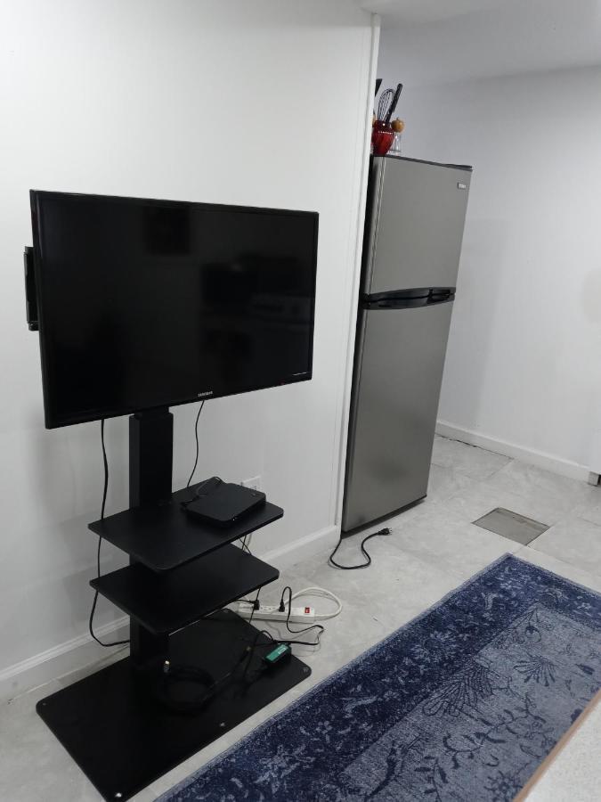 Апартаменти "Cozy Basement Retreat Just 40 Minutes To Nyc!" Ірвінґтон Екстер'єр фото