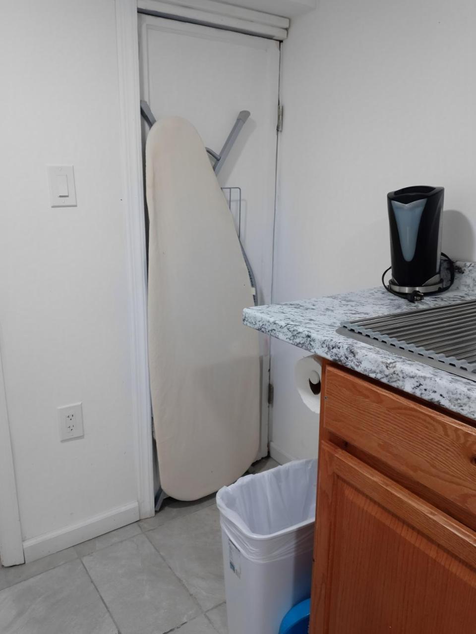 Апартаменти "Cozy Basement Retreat Just 40 Minutes To Nyc!" Ірвінґтон Екстер'єр фото