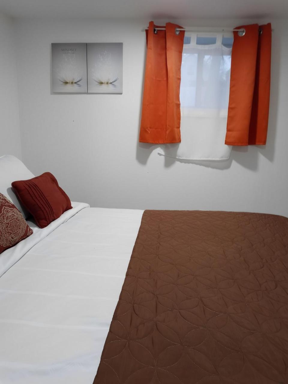 Апартаменти "Cozy Basement Retreat Just 40 Minutes To Nyc!" Ірвінґтон Екстер'єр фото